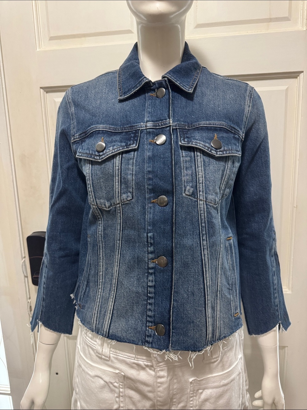 Frame Denim Women's Medium Blue Cropped Jean Jacket Size XSMALL